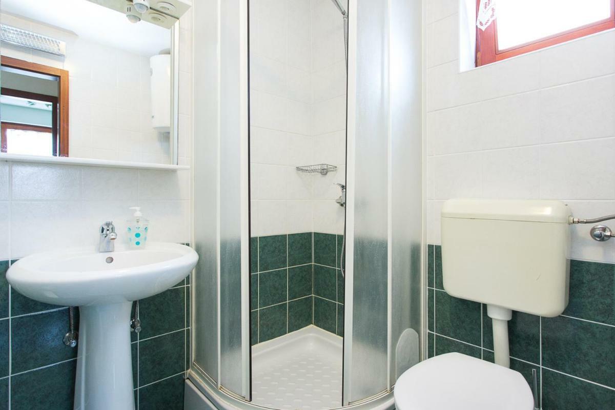 1-Bedroom Apartment With Loggia In Punat Island Krk Eksteriør billede