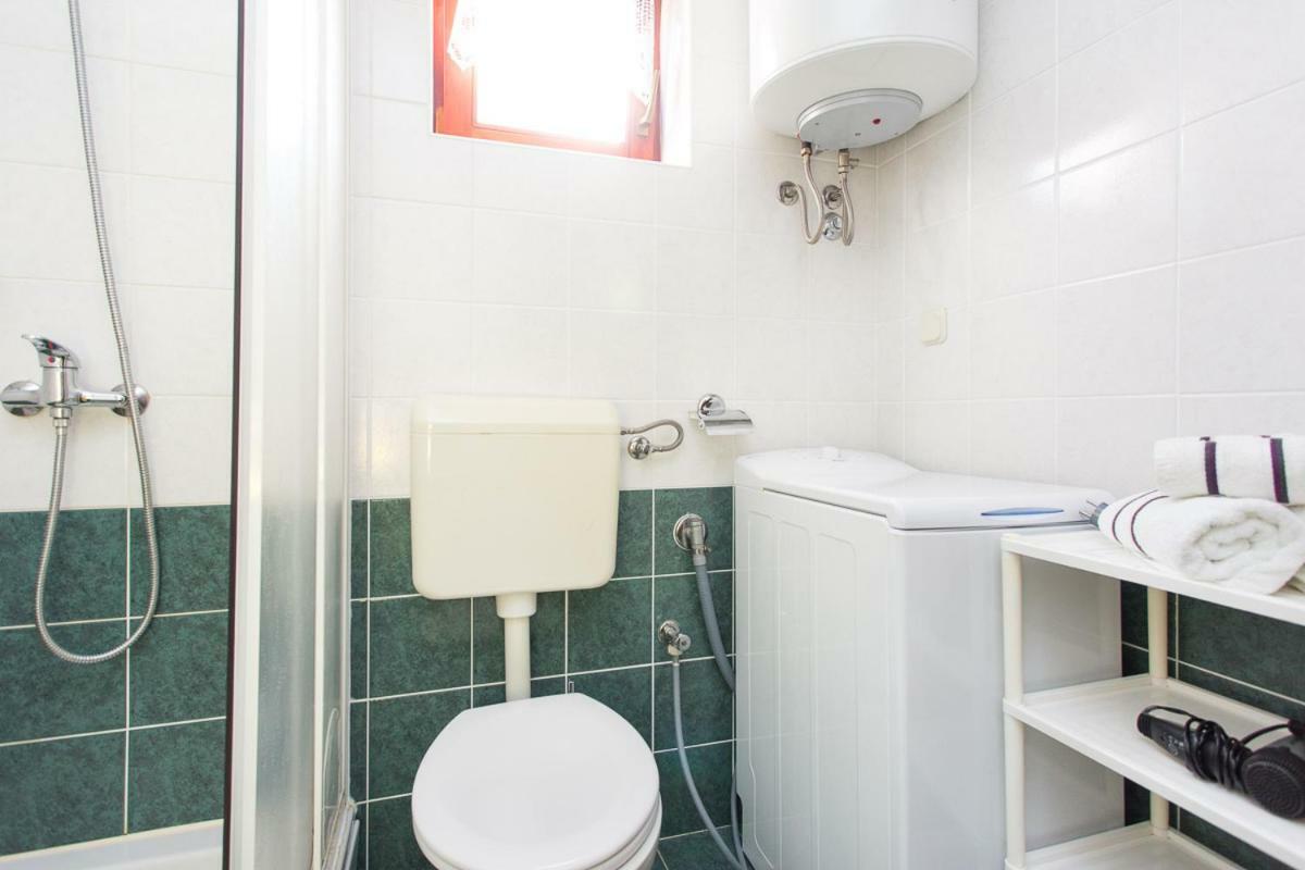 1-Bedroom Apartment With Loggia In Punat Island Krk Eksteriør billede