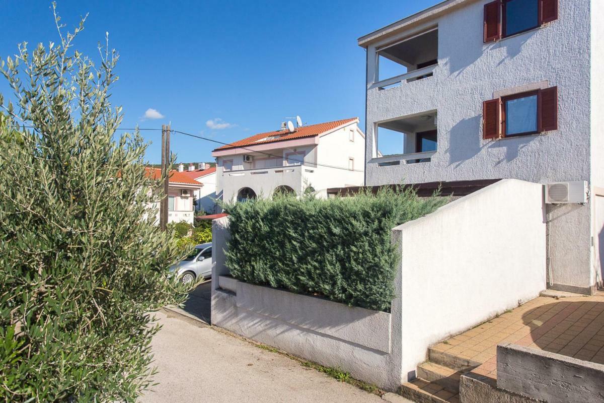 1-Bedroom Apartment With Loggia In Punat Island Krk Eksteriør billede
