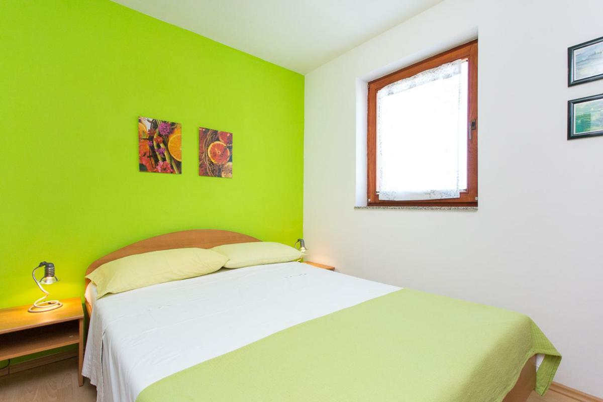 1-Bedroom Apartment With Loggia In Punat Island Krk Eksteriør billede