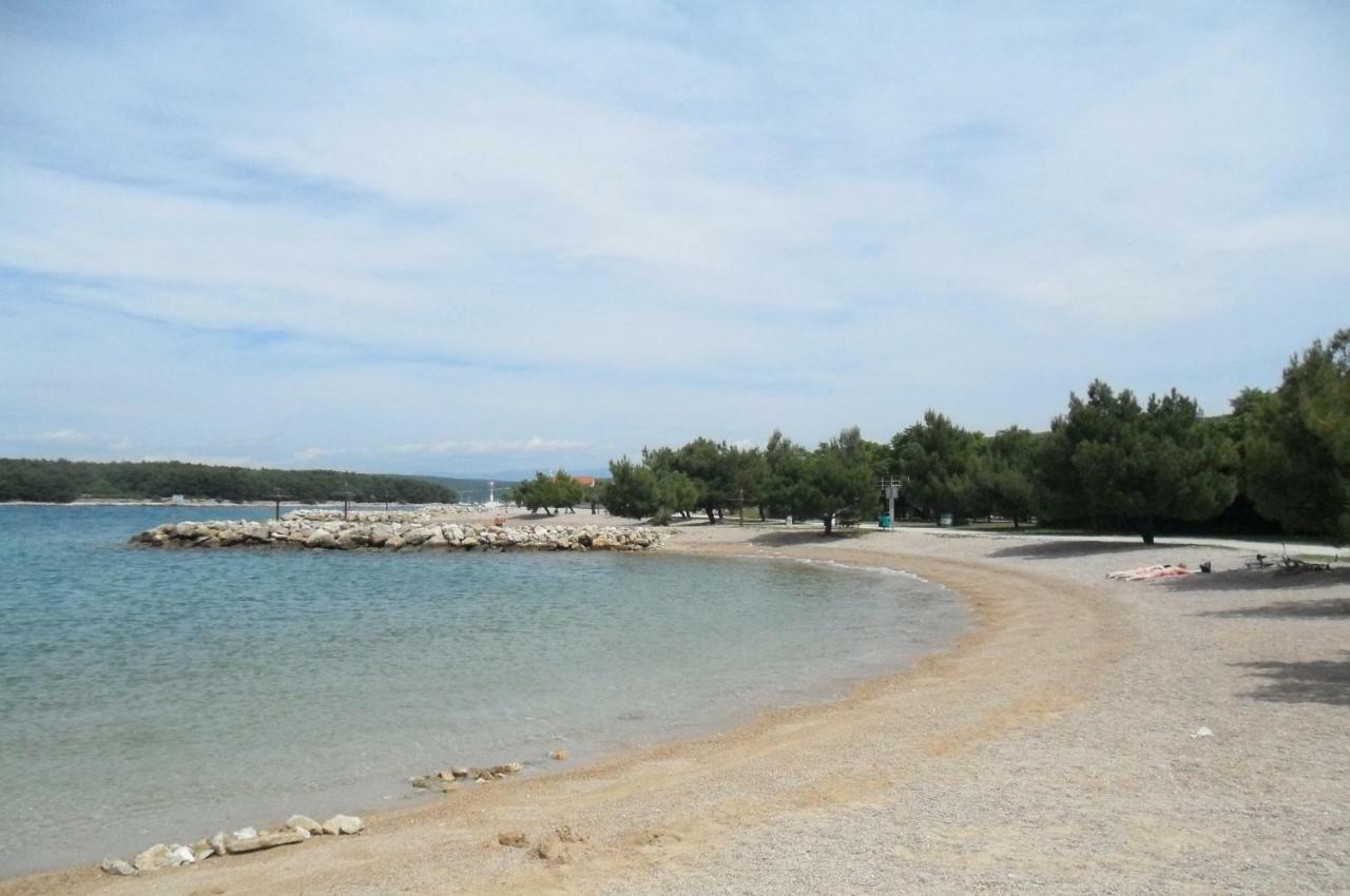 1-Bedroom Apartment With Loggia In Punat Island Krk Eksteriør billede